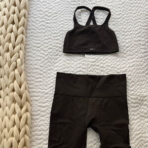 Set active dark brown workout set